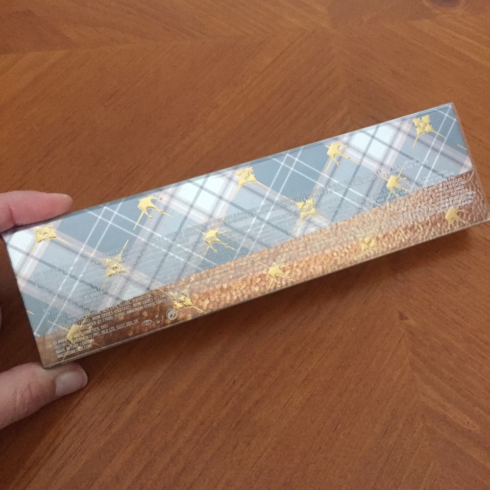 MAC Qween Supreme Eyeshadow Palette - Picture 11 of 16